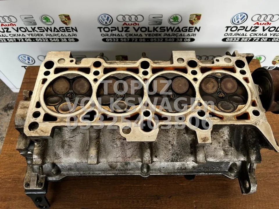 AUDİ A4 1.8 DÜZ 20V ADR APT MOTOR ÇIKMA SİLİNDİR KAPAĞI 058103373D 058103373A
