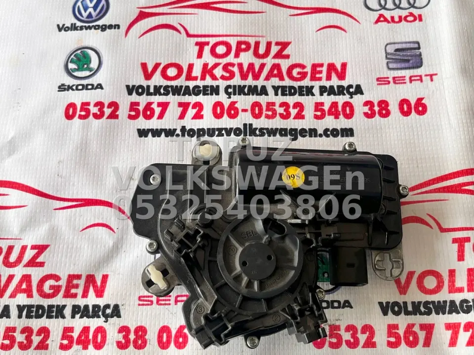 VOLKSWAGEN B8 PASSAT SIFIR ORJİNAL BAGAJ KİLİDİ AÇMA MOTORU 03G827887C